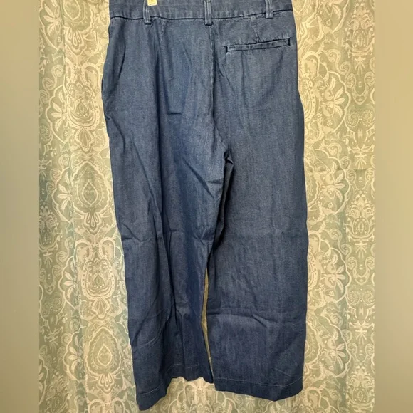 Old Navy Wide Leg Adjustable Waist Jeans - Picture 4 of 9
